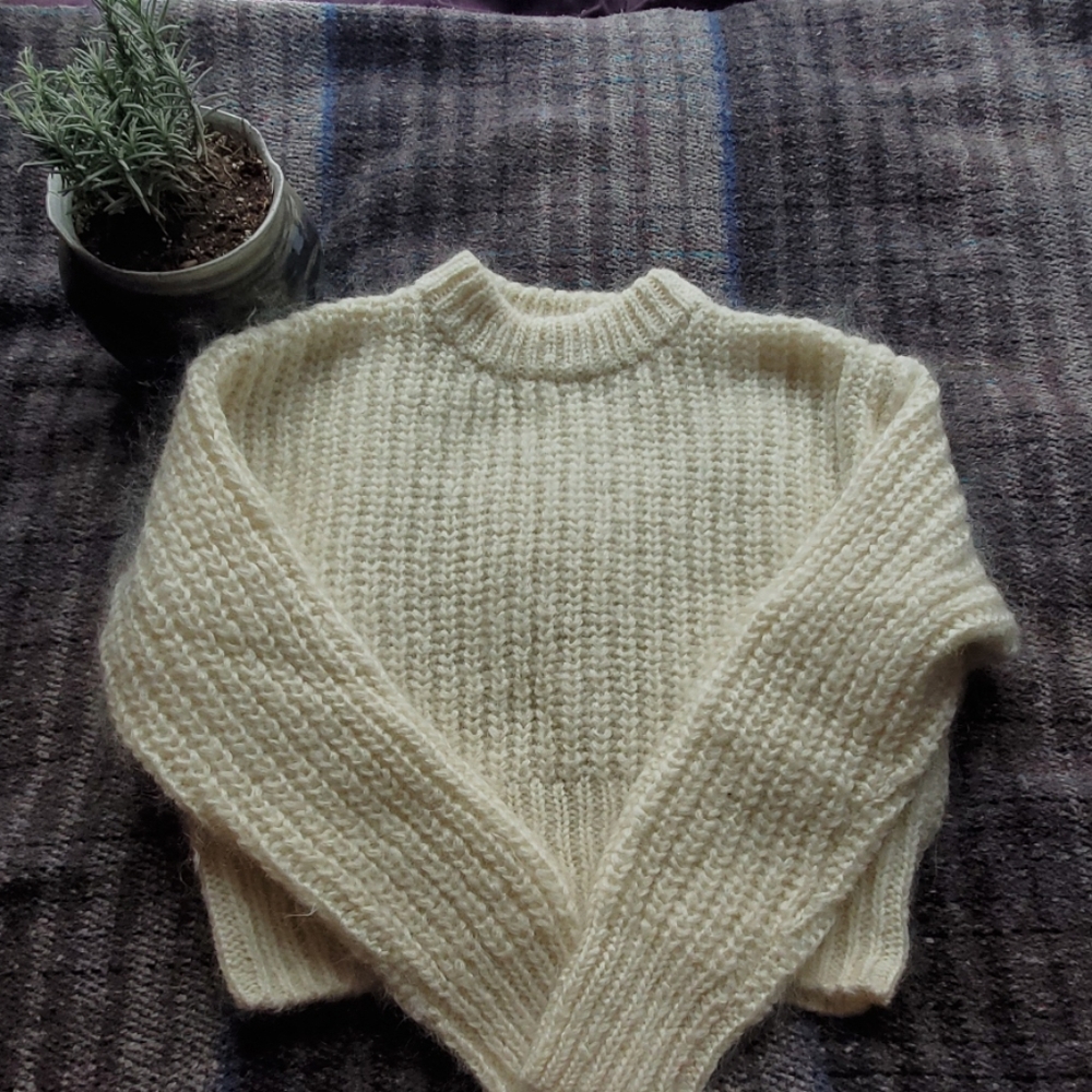 NWOT Cozy winter wool sweater